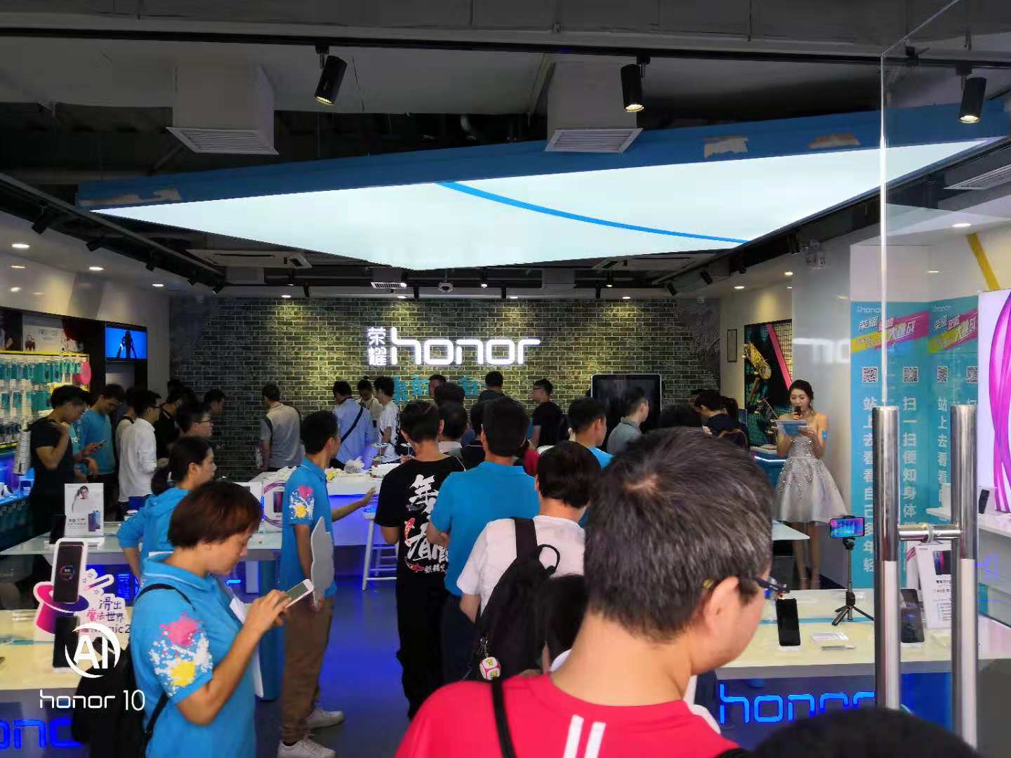 荣耀Magic2首销售罄！力夺全平台4000档新品销量销售额双冠军