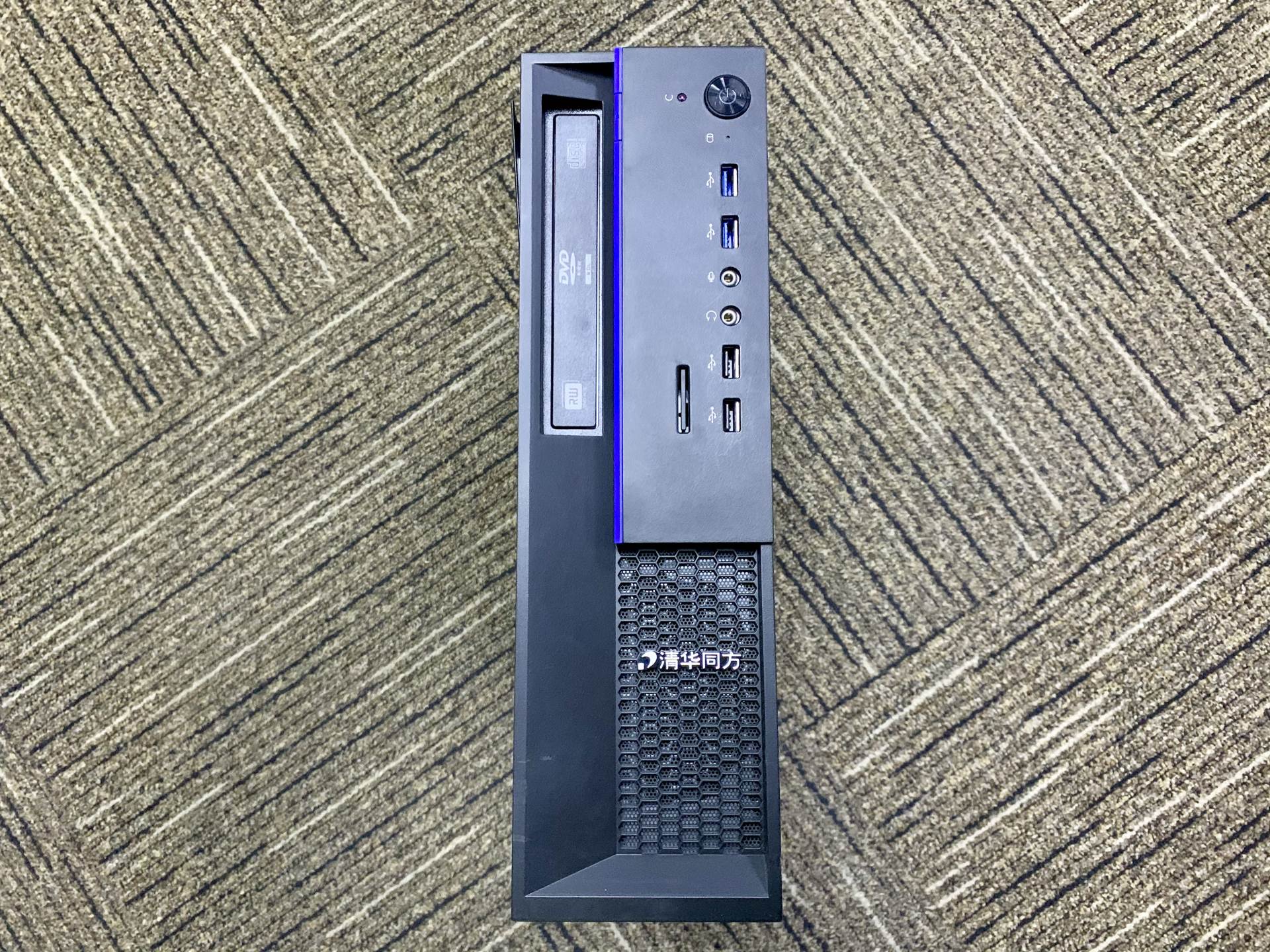 龙芯台式机是什么系统,龙芯处理器台式电脑