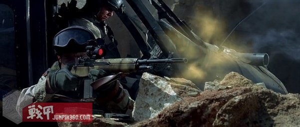 美国黑鹰战机坠落视频,十部顶级战争大片黑鹰坠落