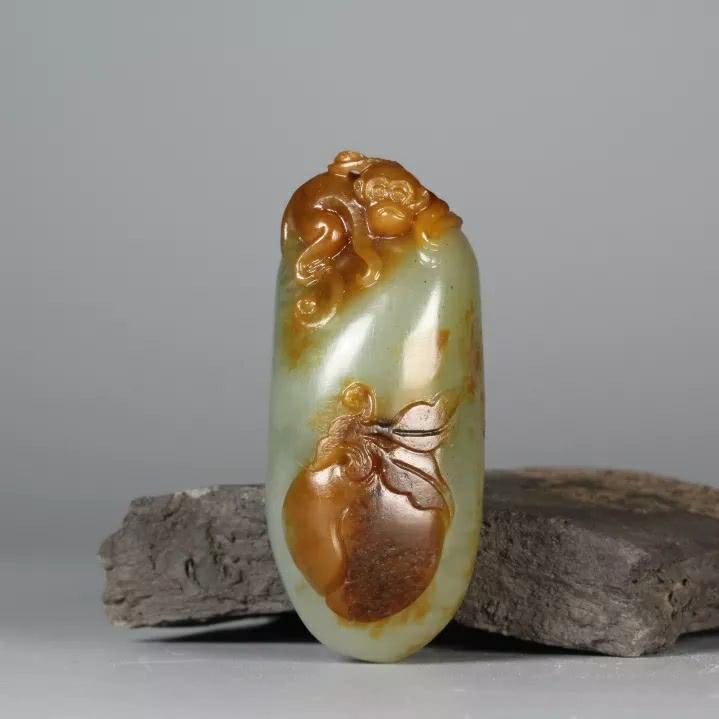 如何正确处理和田玉上出现的裂纹