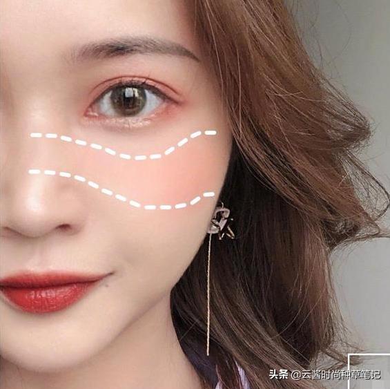 腮红显瘦的正确画法,腮红显脸丰满的打法