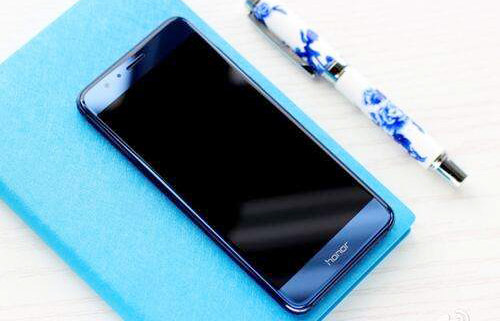 手机贴膜容易刮花,手机贴膜影响手感不贴容易刮花