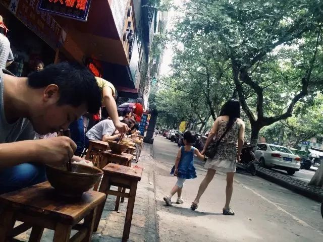 鑸屽皷涓婄殑涓浗鍥涘窛鏃╅,棣嬮鏃╅