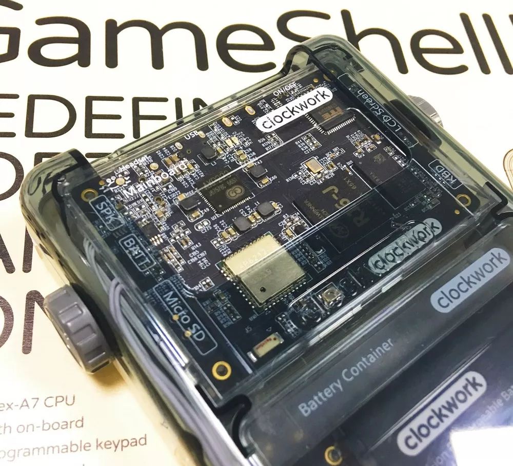 带你一秒穿越时空的游戏,可以用手柄的穿越机模拟器