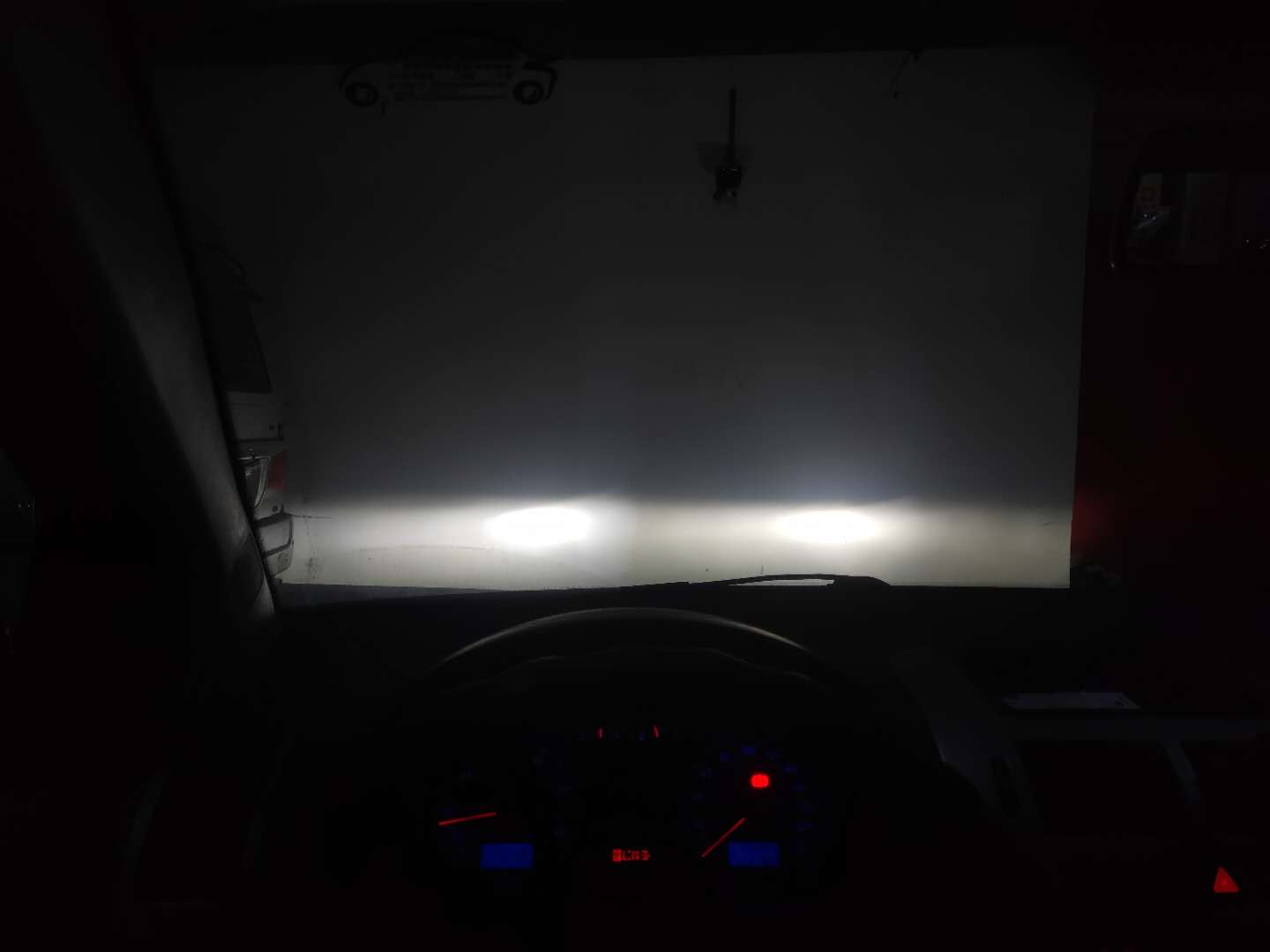 常见中高端汽车大灯,又聚光又亮的汽车大灯选择