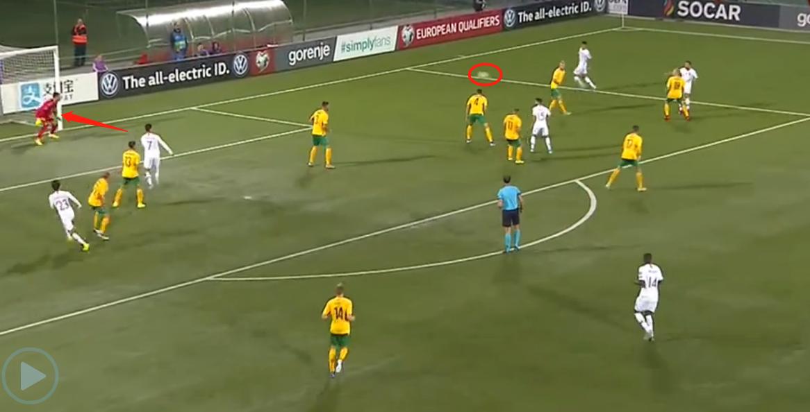 慢动作看看c罗的跑位,c罗跑位意识教学视频