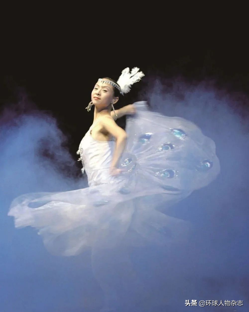 泪目!默念歌词12年,今天政协开幕,曾经的“千手观音”用手“唱响”*歌国**