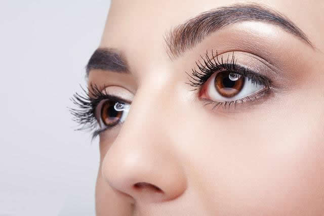 怎么让睫毛又长又翘学生党,怎么让你假睫毛不那么翘