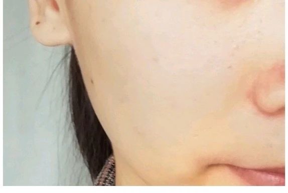 张馨予用的是什么眼霜,张馨予美致颜眼部精华乳