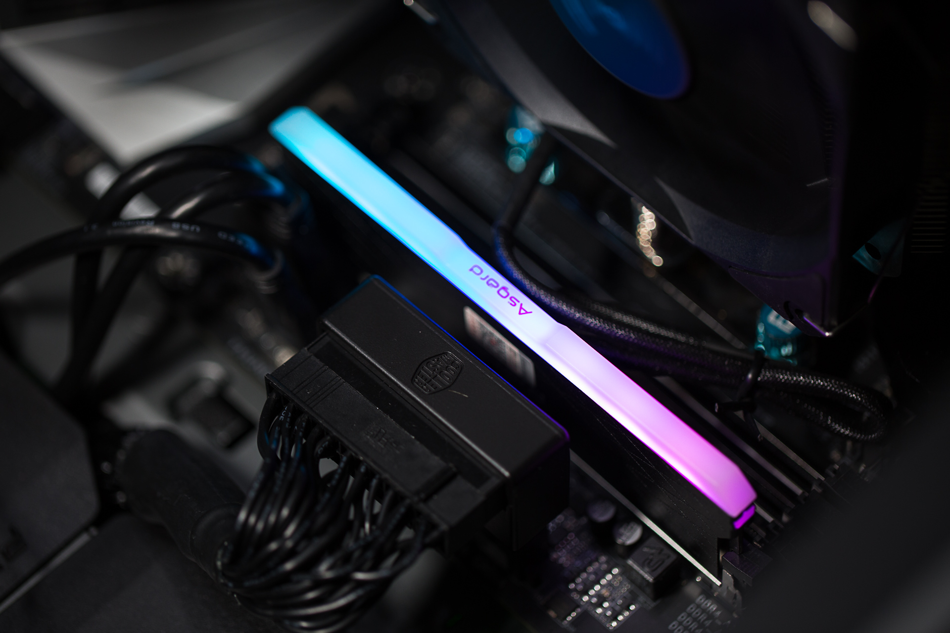 阿斯加特16g3000ddr4内存评测,阿斯加特内存条3200和3600区别