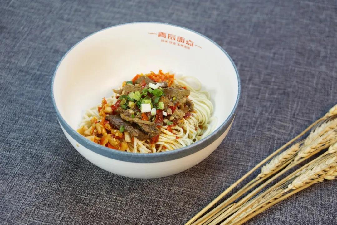 正宗嗦粉教程,怎么一元点螺蛳粉外卖