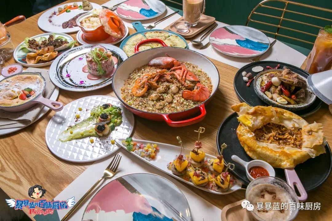 来这家店你真没办法好好吃饭，每道菜都堪比艺术品，好吃到光盘