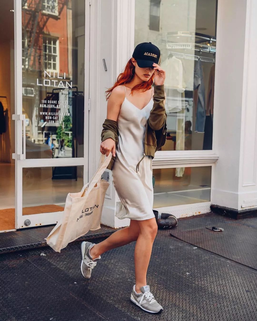 即使不出门也要穿出睡衣的别致,穿睡衣成了一种时尚