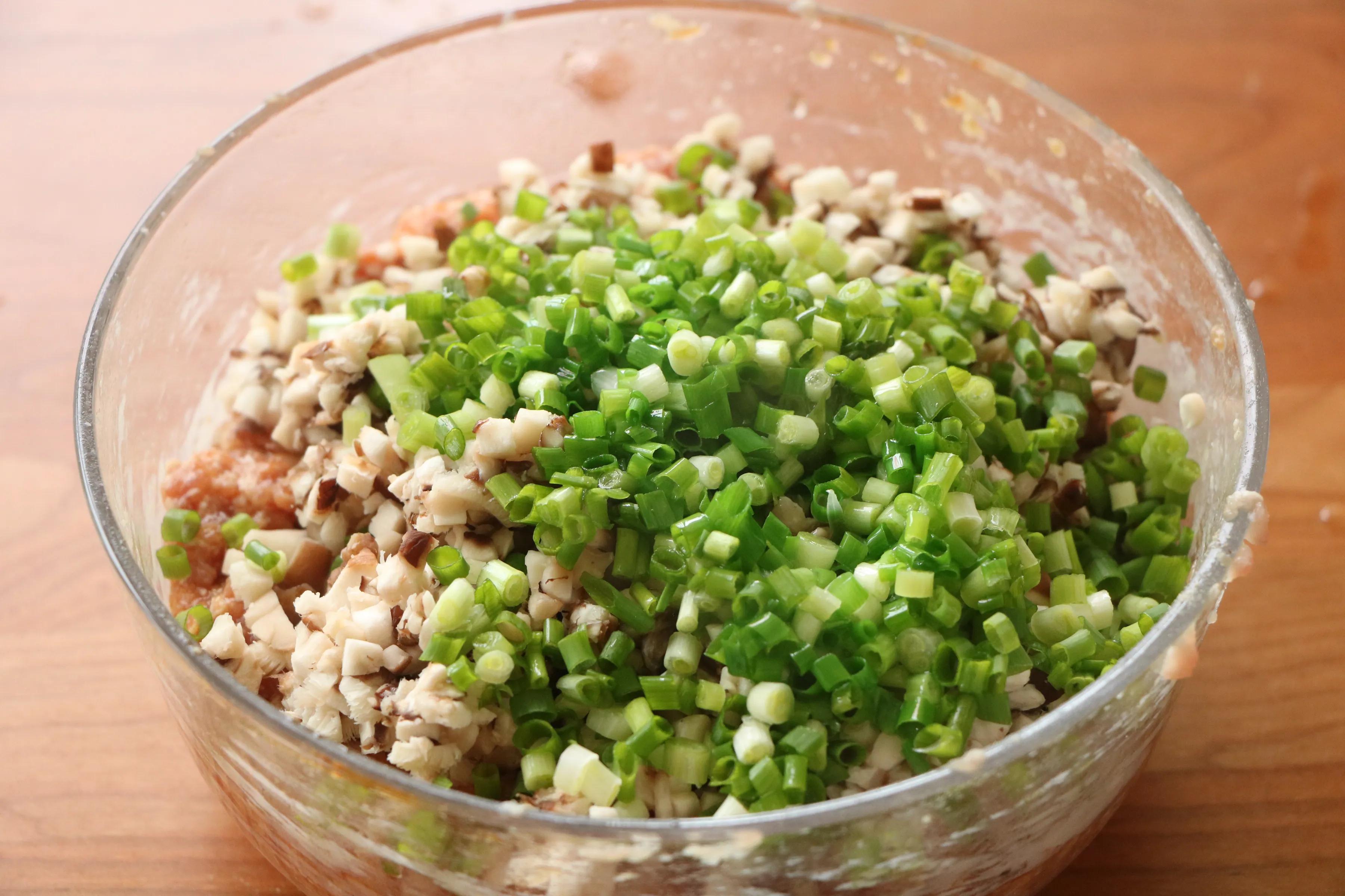 孩子要吃一口一个的包子,孩子每天都要吃包子