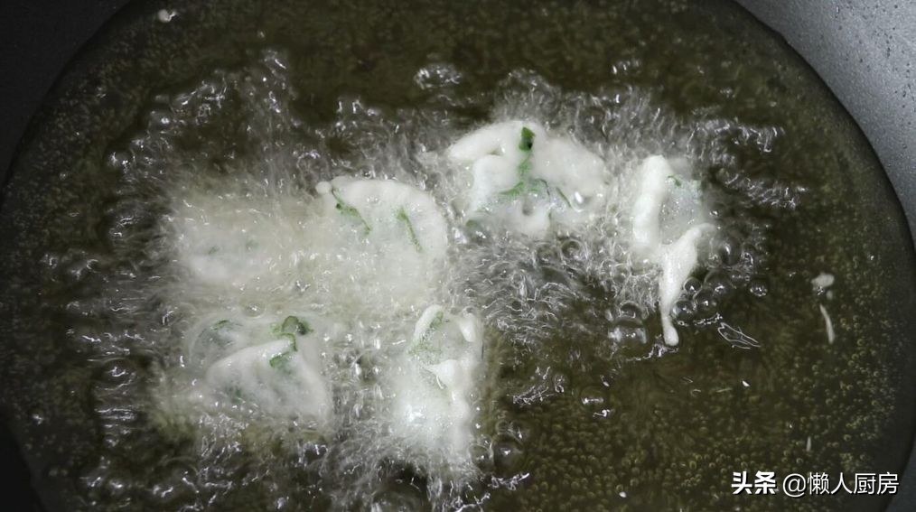 青菜叶做饺子皮的方法,怎样用青菜和面做饺子皮