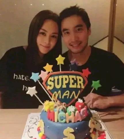 赖弘国不断回应离婚，增加曝光，网友：整容医生竞争这么激烈了？