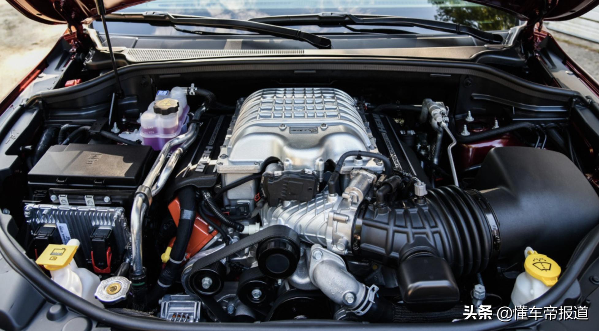 大切诺基trackhawk顶配版,零百加速3.5秒内