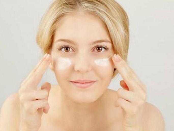 肌底液和精华液还有爽肤水的区别,肌底精华液和乳液有啥区别