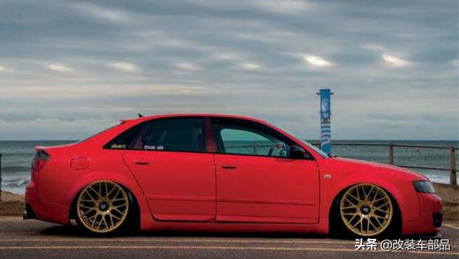 十几万新款四驱奥迪a4,谁说老车不能漂移