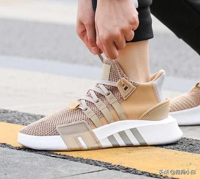 adidaseqt适合脚宽的人穿吗,夏季adidas运动裤穿搭