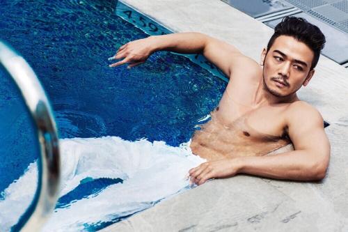 大型人设崩塌现场！杨烁与女子共度良宵，并汇款1万元？