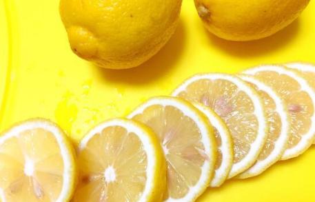 冰糖蜂蜜柠檬水怎么冲泡,柠檬水加冰糖还是蜂蜜好