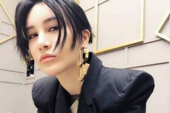 是学霸但是很想当学渣,是学霸却进了娱乐圈