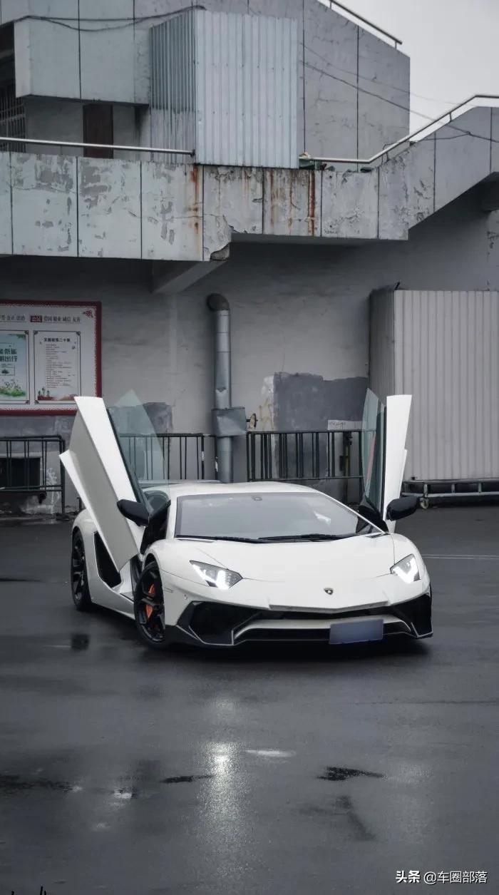 大牛aventadors和lp700有什么区别,紫色大牛aventadorsroadster