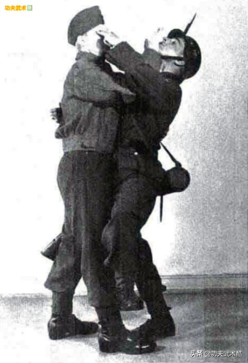 二战德军格斗教程，真正的战场搏杀术，只是用于防身就太狠了