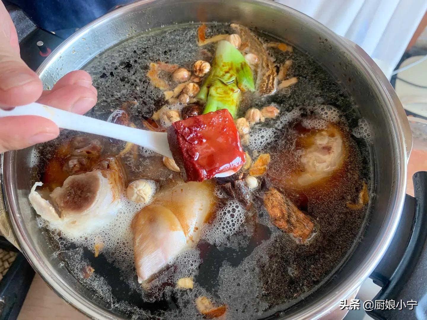 买猪蹄前蹄子好还是后蹄子好,买猪蹄挑前的好还是后的好