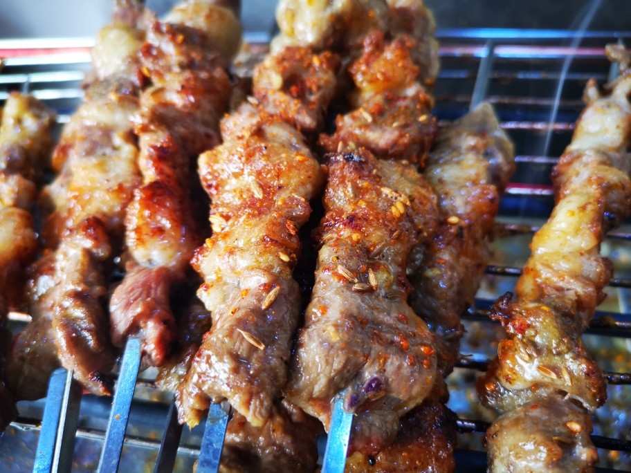 烤箱版羊肉串的做法,从腌肉到烧烤,详细教给你,外焦里嫩太香了