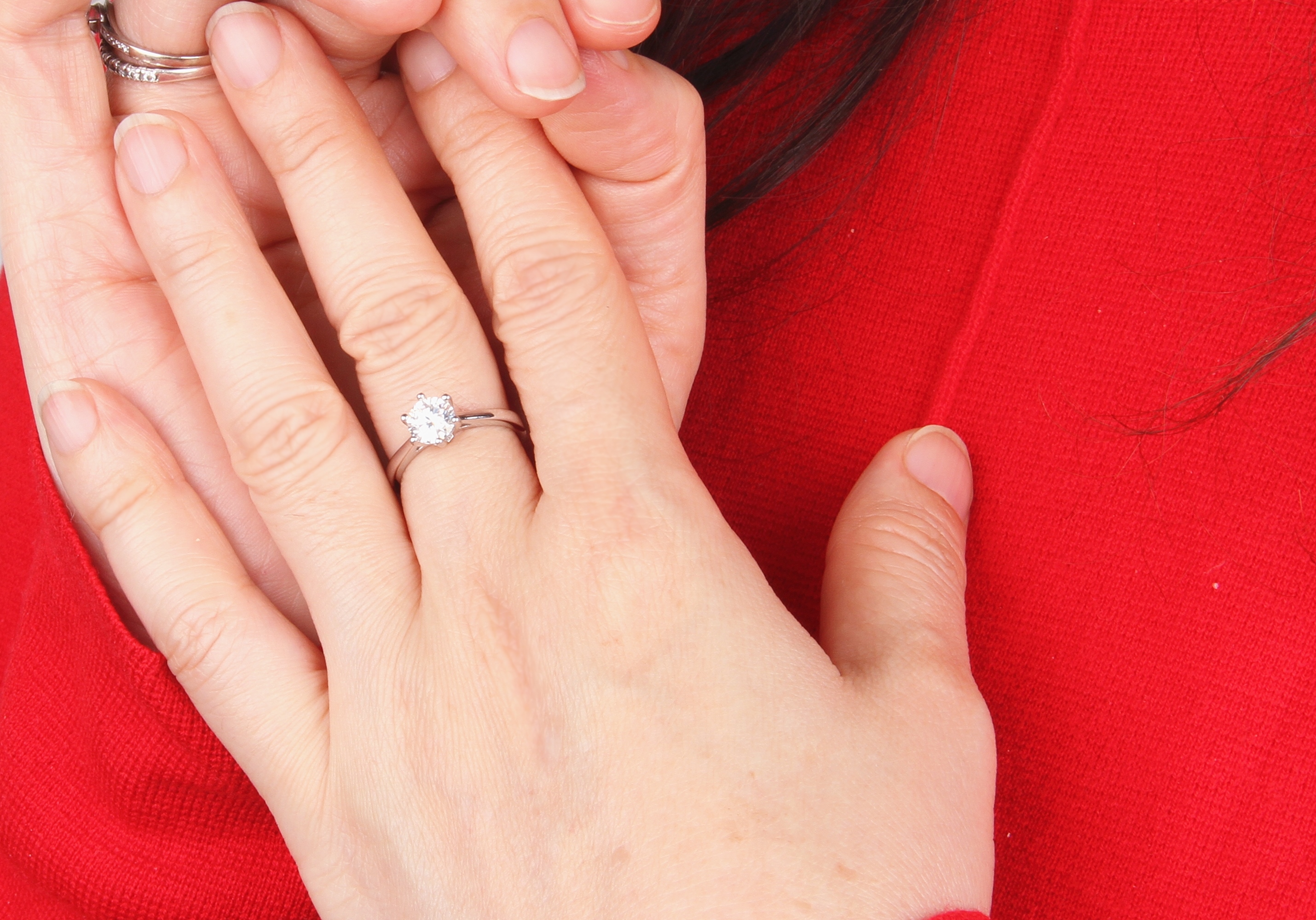 简单款克拉钻的好处,4万预算能买到克拉钻吗