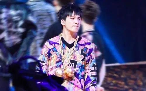 “肤浅”的大张伟，才是最清醒的那个人