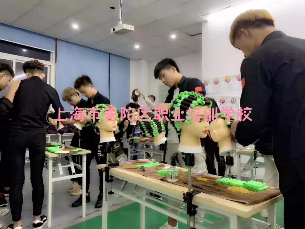 零基础学美发到底要不要学,学美容美发在哪里学最适合