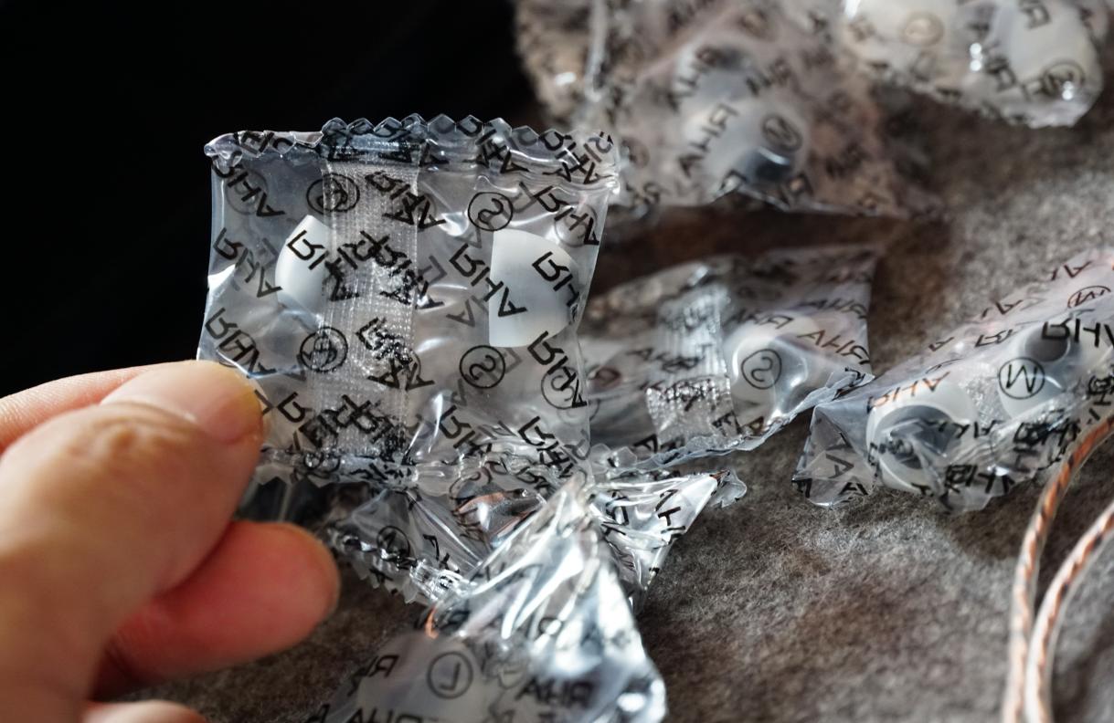 世界顶尖入耳式耳机,入耳式平价监听耳机测评