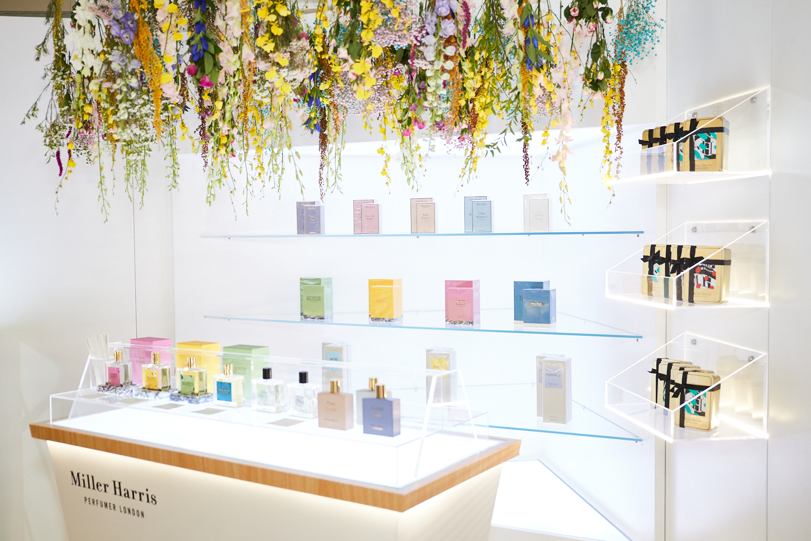 周小晨首个话题词快闪店MadeMyDay：让生活就在此刻