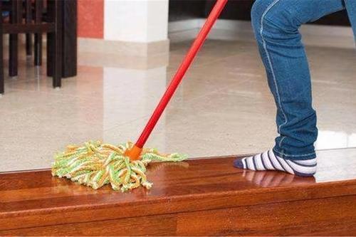 保洁阿姨拖地技巧视频,保洁阿姨拖地的手法