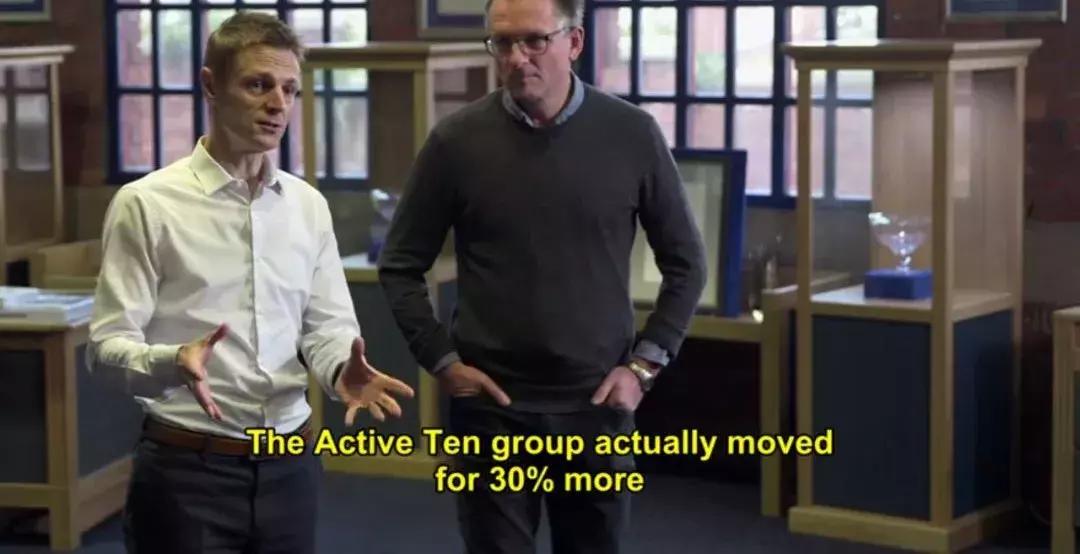 快走比跑步更毁膝盖,散步和跑步哪个更伤膝盖