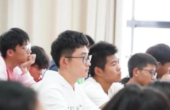 桂林学院民办二本和公办二本区别,公办二本和民办二本毕业后一样吗