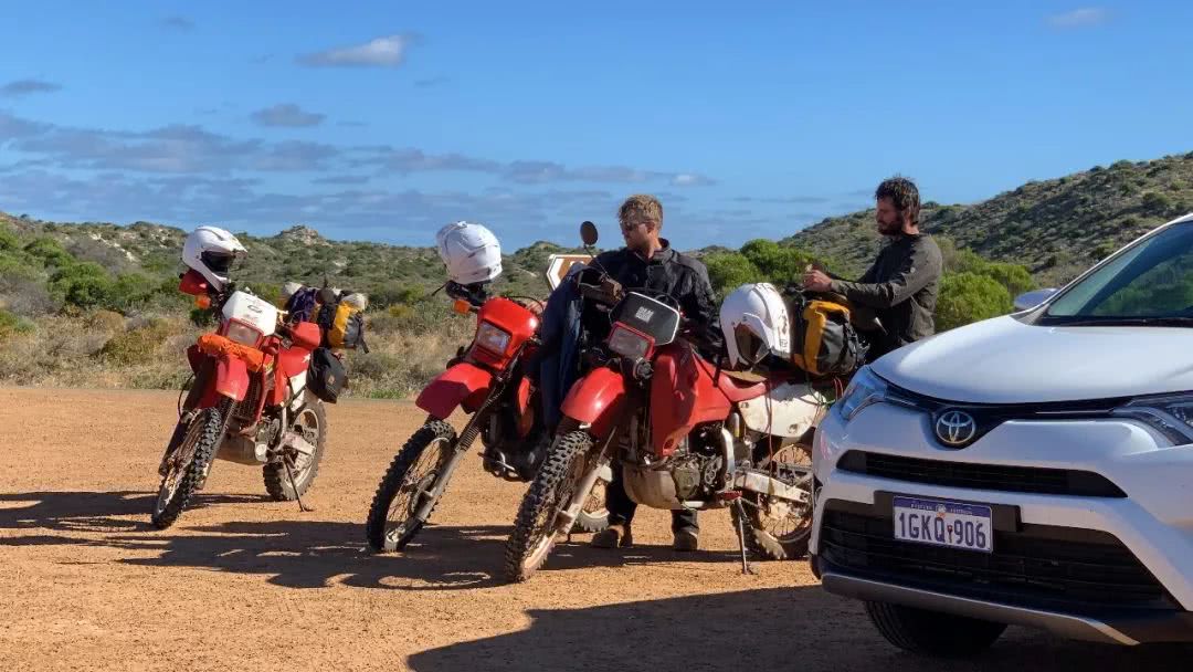 这地方是男人天堂,我们的大宝马也怕了