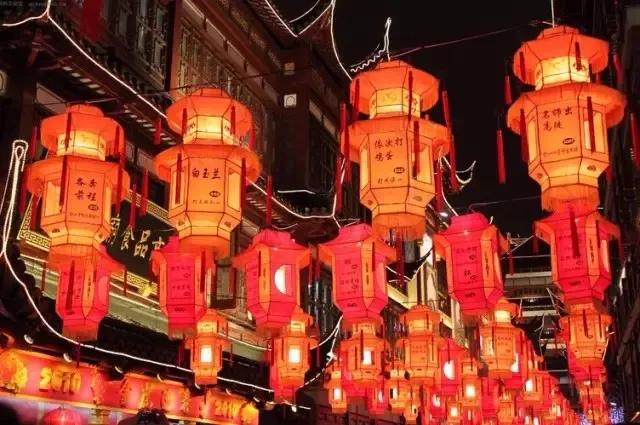 宫灯，流影中的精致时光