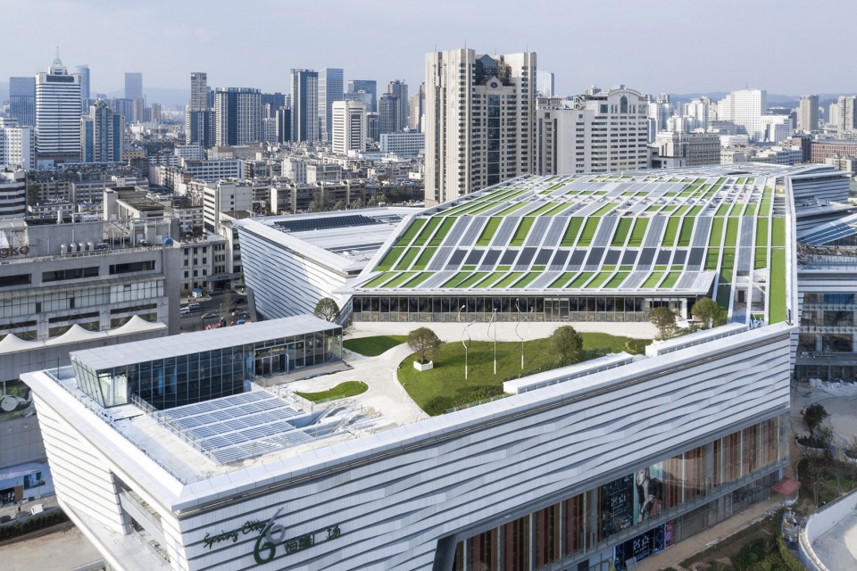 350米高的恒隆广场，昆明第一高楼，提供崭新都市生活体验