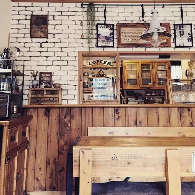 80后夫妇将破旧小宅爆改“复古咖啡厅”，95%家具都是自己打造