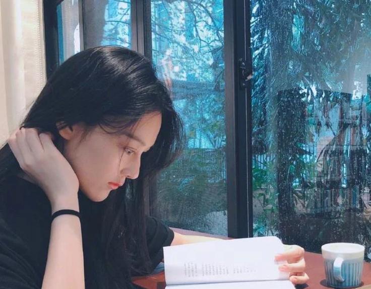 黑料铺天盖地,黑料满天飞娱乐圈