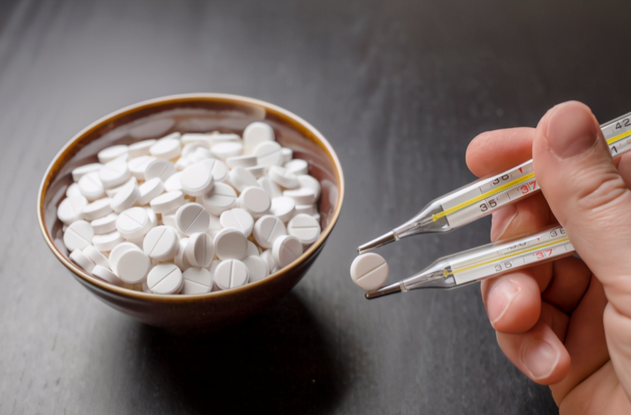 什么牌甲硝唑好用,几块一瓶的甲硝唑能治4种病