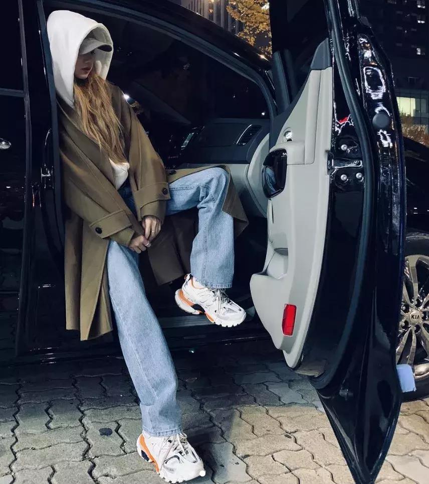 blackpink穿什么衣服都好看 (blackpink的穿搭都是品牌方搭配的吗)