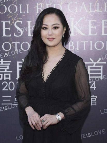 当妈不容易坐月子,安以轩复工首晒照