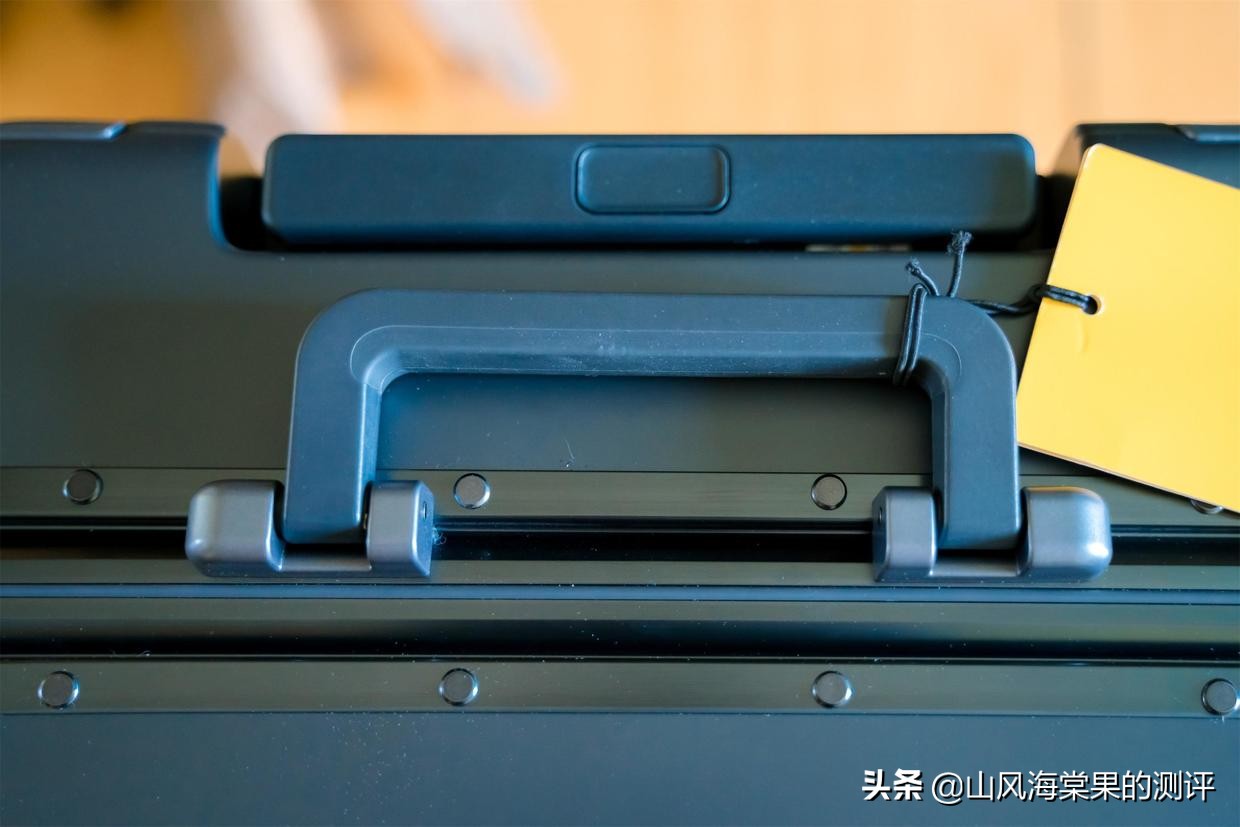 地平线八号行李箱个性装扮,地平线八号行李箱如何鉴定为正品
