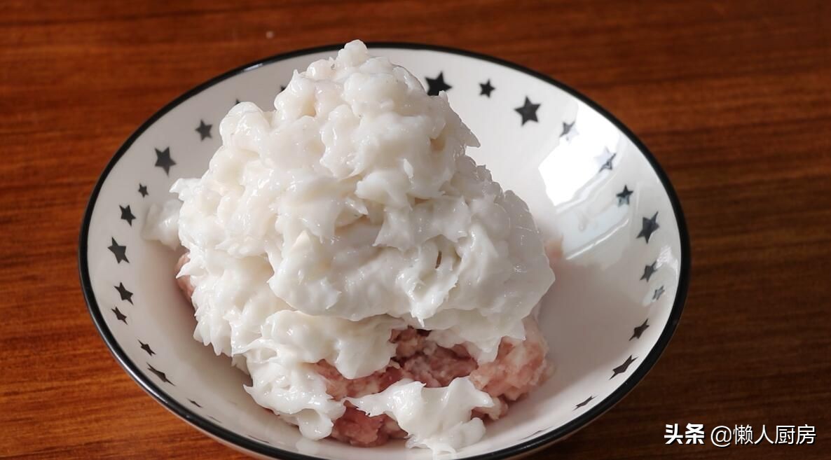 大墨鱼整个红烧,墨鱼水饺墨鱼和肉的比例