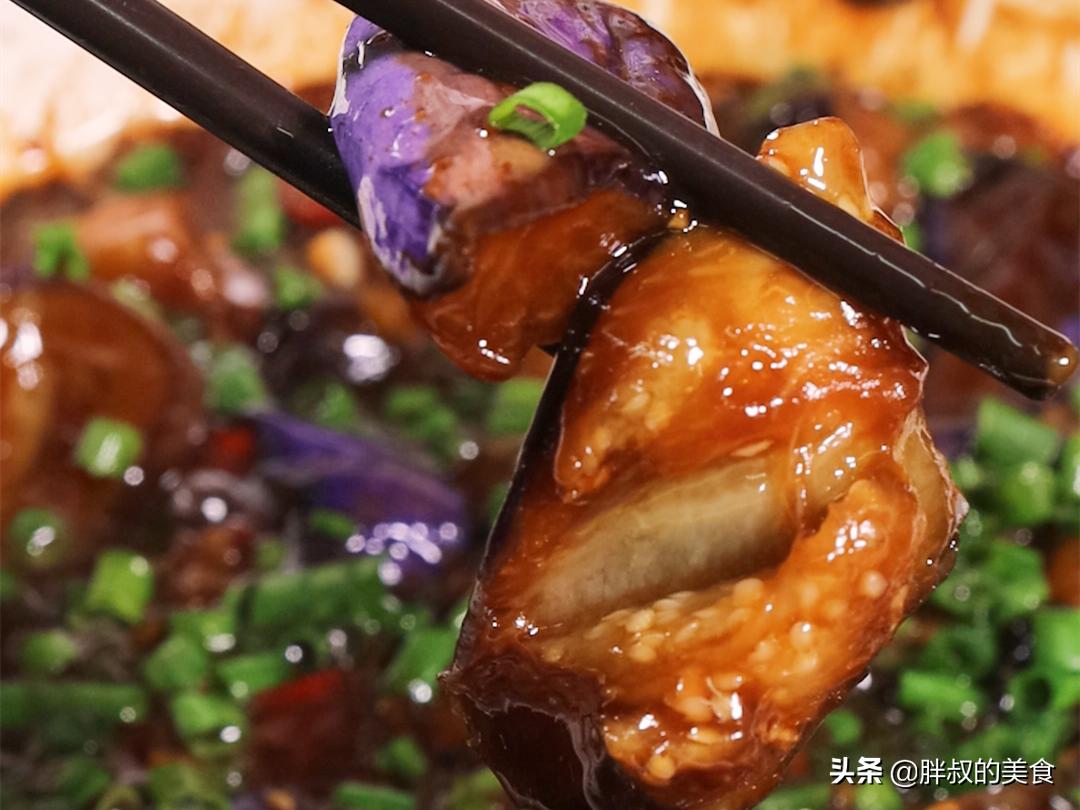 茄子烧土豆不用油炸怎么做才好吃 (油炸茄子怎么炸又酥又脆红烧茄子)